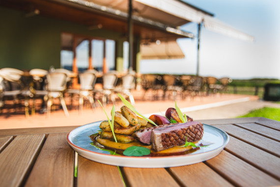 Apáti Étterem - Kávézó