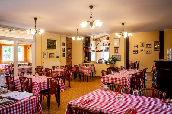 Kami Kisvendéglője