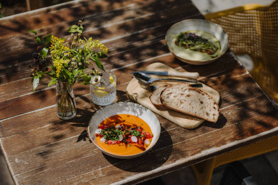 Kapca x Rézhárs Bisztró