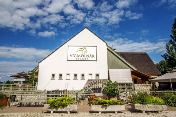 Víg Molnár csárda