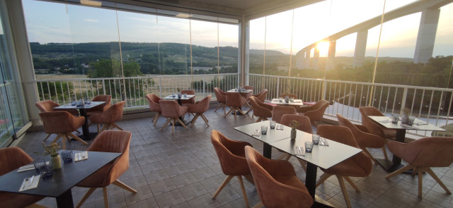 Völgyhíd Konyha és Rét