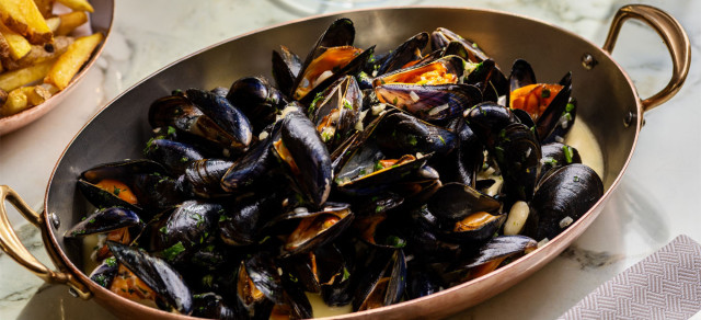 KOLLÁZS - Brasserie & Bar