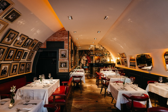 Pierrot Café & Restaurant