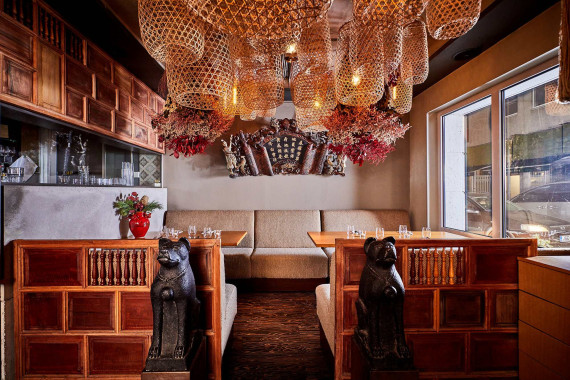 KHAN Asian Food & Bar